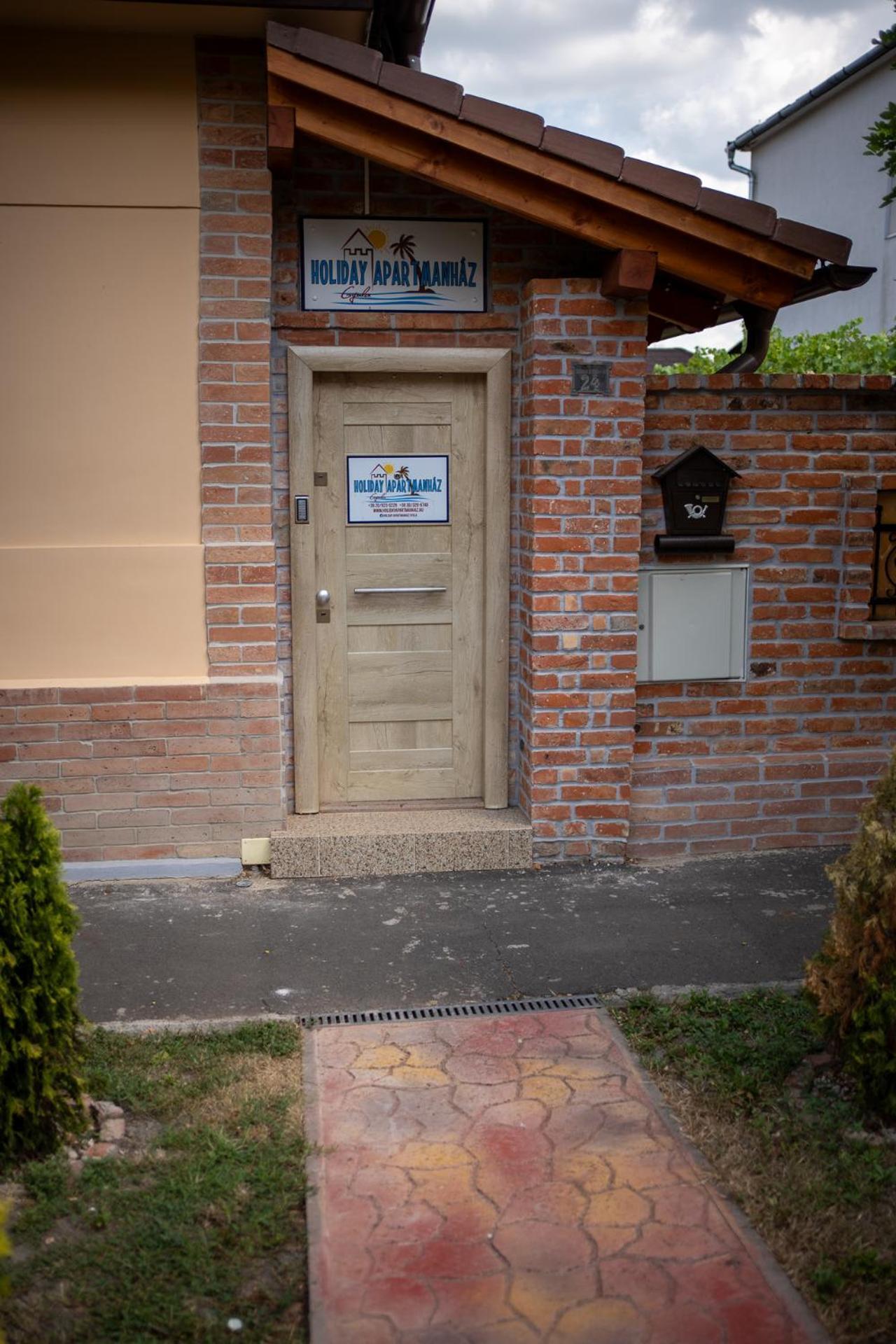 Holiday Apartmanhaz Gyula Exterior photo